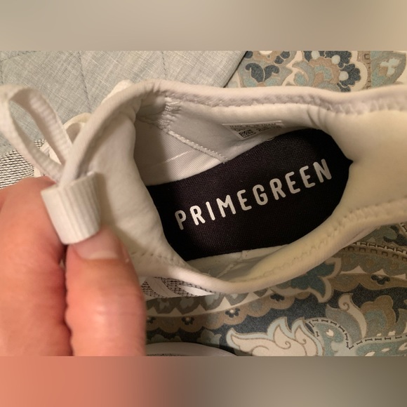 Like New Women’s Adidas Cloudfoam Sneaker - Picture 12 of 15